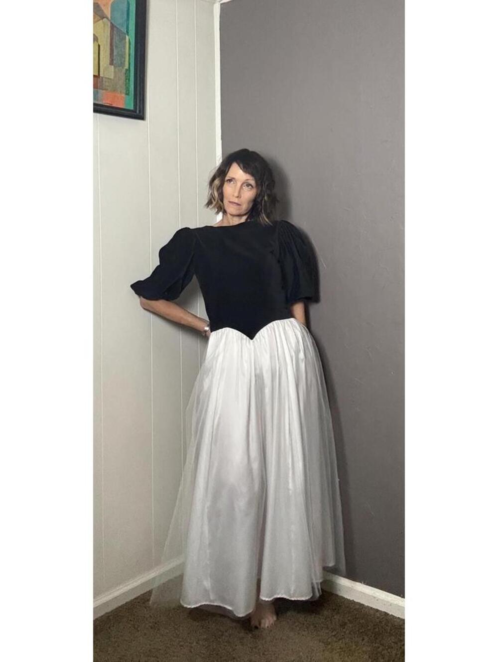 1980's Black Velvet + White Chiffon Party Dress Puff Sleeves Princess Waist M-L - Picture 7 of 8